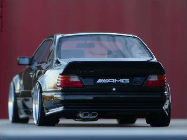 1:18 MERCEDES BENZ 300CE AMG 6,0 C124 1988 LIMITED MIT OVP